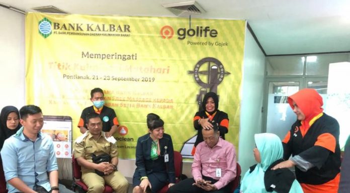 Pijit Gratis di Area Festival Titik Kulminasi