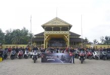 Komunitas Honda PCX 150 Sambangi Keraton Kadriah Pontianak