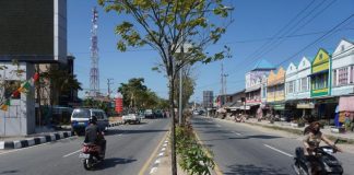 Air Salah Satu Persoalan, pun Jalan yang Layak