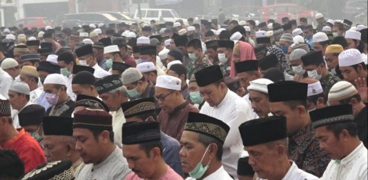 ISPU Ketapang Sangat Tidak Sehat, Warga Salat Istisqa