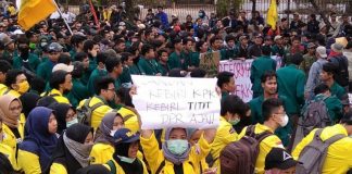 30 September: Kosongkan Kampus! Mahasiswa Sintang Kuliah di DPRD