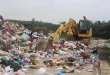 Akhmad: Excavator untuk Bantu Rapikan Sampah