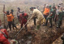 Helikopter dan Pesawat Kasa Ciptakan Hujan Buatan di KKU