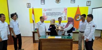 Anggota Panwascam Terima Santunan Kecelakaan Kerja dari Bawaslu RI