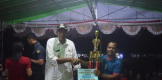 Jarot Disambut Atraksi Penari di Atas Pecahan Kaca