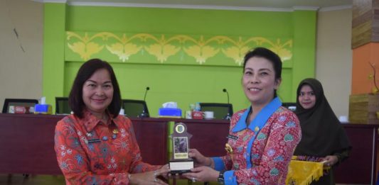 Chui Mie ke Sintang Diskusi Soal Proyek Bandara