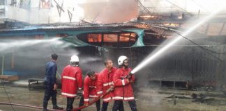 18 Ruko di Jalan Majapahit Sintang Dilahap Api