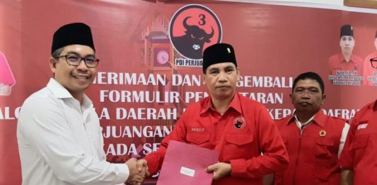 Junaidi Kembalikan Berkas Pendaftaran ke PDIP
