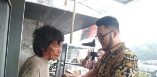 Nasi Gratis Senin, Rabu, Jumat, Dari Tukang Gigi Adiwarna