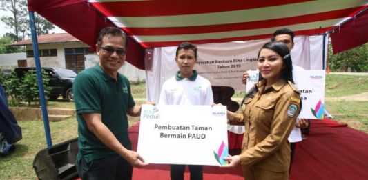 Karol Puji Bantuan CSR PLN untuk Desa