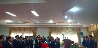 Ketua PN Sanggau Pimpin Pengucapan Sumpah Janji Anggota DPRD Sekadau