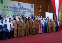 Peserta PAUD Sambas Dilatih Buat Alat Permainan Edukatif