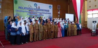 Peserta PAUD Sambas Dilatih Buat Alat Permainan Edukatif