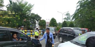 Aksi Demo, Mahasiswa Bantu Polisi Urai Kemacetan