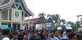 Polnep Pontianak juga Berunjuk Rasa