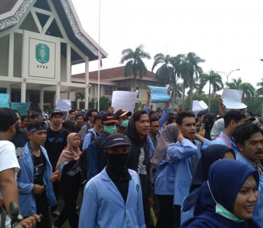 Polnep Pontianak juga Berunjuk Rasa