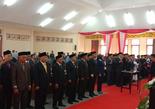 30 Anggota DPRD Melawi Dilantik