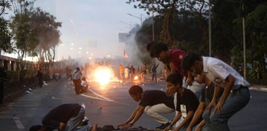 Penangkapan Aktivis dan Kasus Lain, DPR Baru Bisa Interpelasi Polri