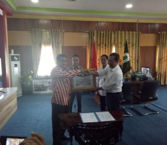 11.000 Sertifikat Tanah Tuntas Didistribusi, Pemkab Kapuas Hulu Diganjar BPN Kalbar Penghargaan