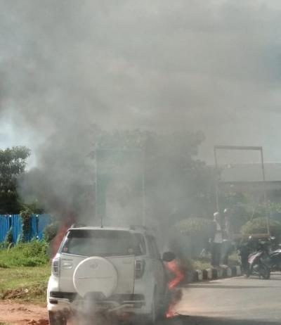 Daihatsu Terios Dikemudikan Fransiskus Terbakar Diduga Over Heat, Dirlantas Imbau Setiap Mobil Punya APAR