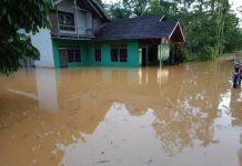 Sejumlah Desa Diterjang Banjir di Melawi, Jembatan Putus dan Tanah Longsor