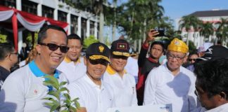 Lestarikan Lingkungan, PLN Serahkan Bantuan Penghijauan Senilai Rp120 Juta