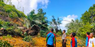 Ruas Jalan Nanga Lidi – Kerangan Panjang Tertimbun Longsor