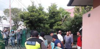 Pensiunan PNS Ditemukan Tewas Dengan Posisi Dagu Tertancap Pagar Besi