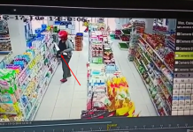 Aksi Pencurian di Indomaret Kota Sanggau Terekam CCTV