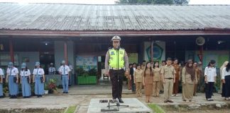 Jadi Pembina Upacara di SMA Negeri 1 Bengkayang, Kasat Lantas Ajak Tekan Angka Kecelakaan