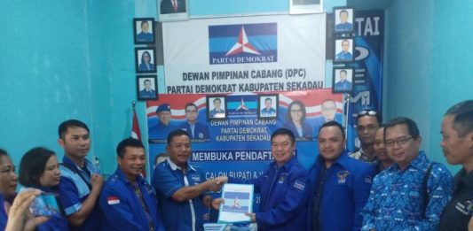 Puluhan Kader dan Simpatisan Antar Rupinus ke Demokrat