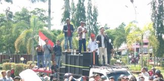 Massa Seruduk Gedung DPRD, Dewan Tantang LSM Mempawah Berani PTUN-kan APBD 2020