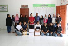 Meriahkan HPN, Wartawan Sekadau Santuni Panti Asuhan