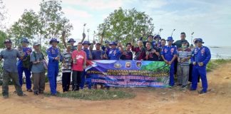 Ratusan Pohon Mangrove Ditanam Personel Polair Polres Bengkayang