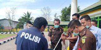 Kejari Bengkayang Musnahkan Barang Bukti Perkara Hukum