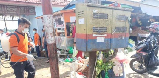 Gugus Tugas Bersihkan Corona di Area Publik Sekadau