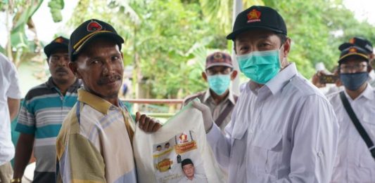 Aksi Sosial di Kubu Raya, Yuliansyah Disambut Hangat