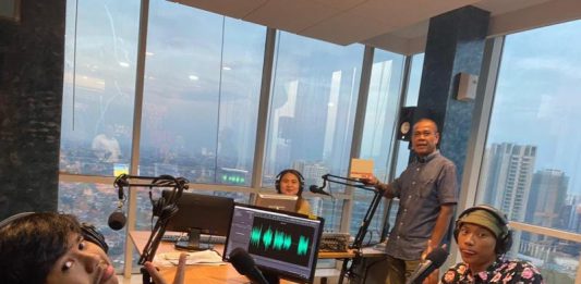 BEDA PENGUSAHA DAN POLITISI