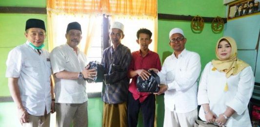 Donasi di Dua Ponpes Kubu Raya, Bang Yuli: Bentuk Nyata Gerindra Selalu Ada di Tengah Masyarakat
