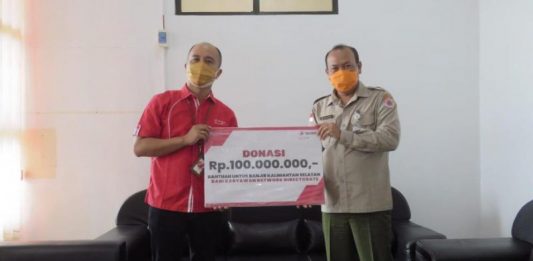 Telkomsel Salurkan Bantuan Bagi Masyarakat Korban Bajir