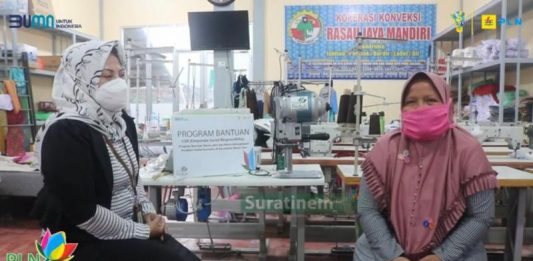 Dorong Pertumbuhan Ekonomi Masyarakat di Kecamatan Rasau Jaya, PLN Berikan Bantuan Perlengkapan Usaha