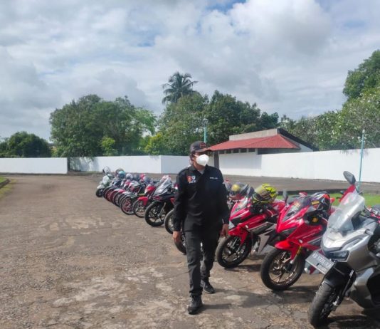 Beri Penghormatan Kepada Pahlawan, Bersama Komunitas HWBC Kunjungi Makam Pahlawan