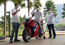Astra Motor Serahkan CBR600RR ke Konsumen Pertama di Indonesia