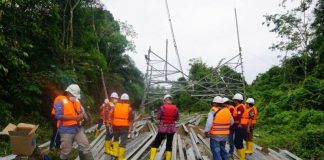 Pastikan Pembangunan SUTT di Sanggau-Sekadau-Sintang Berjalan Lancar, GM PLN UIP KLB Pantau ke Lapangan