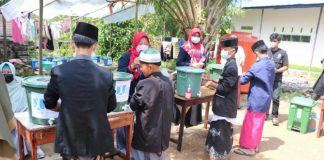 Peringati Hari Cuci Tangan Pakai Sabun Sedunia, Dompe Ummat Bersama Instansi Beri Edukasi Pondok Pesantren