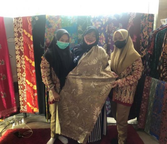 Gandeng Umkm dan LKP Lokal, Hotel Mercure Pontianak Meriahkan Hari Batik Nusantara Celebration