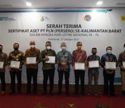 Hari Listrik Nasional ke-76, BPN Serahkan Aset PLN
