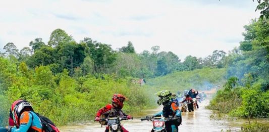 Taklukan Jalur Ekstrem, Bersama Komunitas Astra Motor Kalbar Gelar Even “Trabas Ajalah Boss”