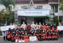 PLN Berikan Bantuan Pedagang Kecil dan Santunan Bagi Anak Yatim dan Dhuafa