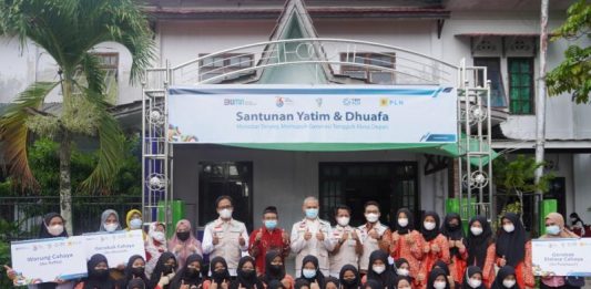 PLN Berikan Bantuan Pedagang Kecil dan Santunan Bagi Anak Yatim dan Dhuafa